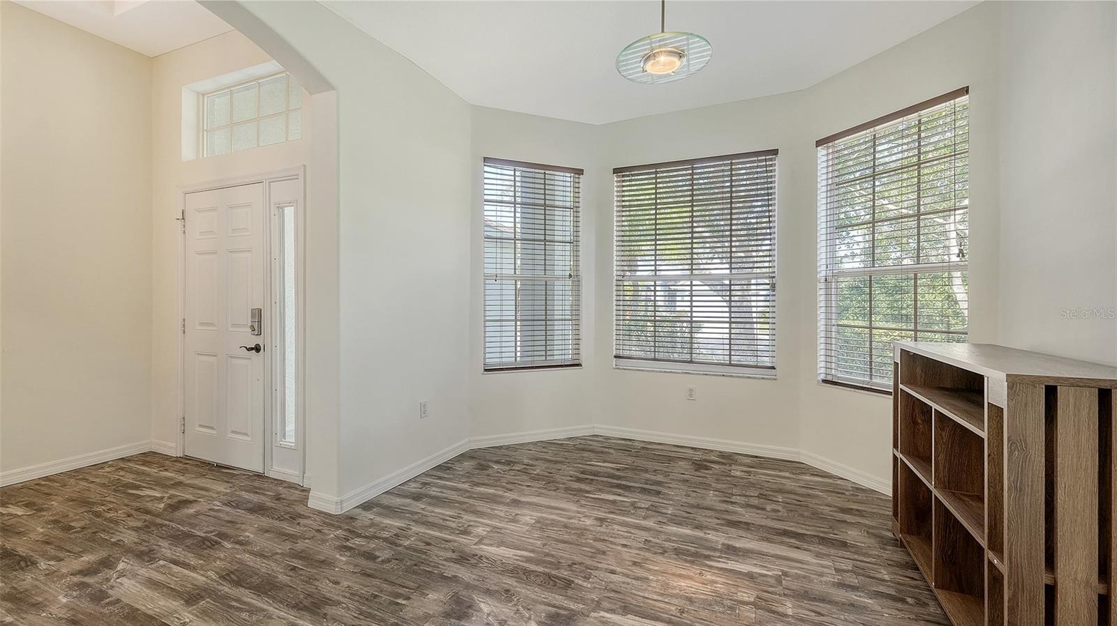 Image 4 of 75 For 6213 Willet Court