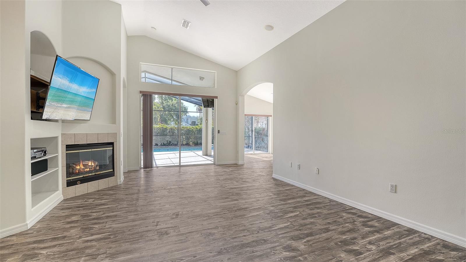 Image 9 of 75 For 6213 Willet Court