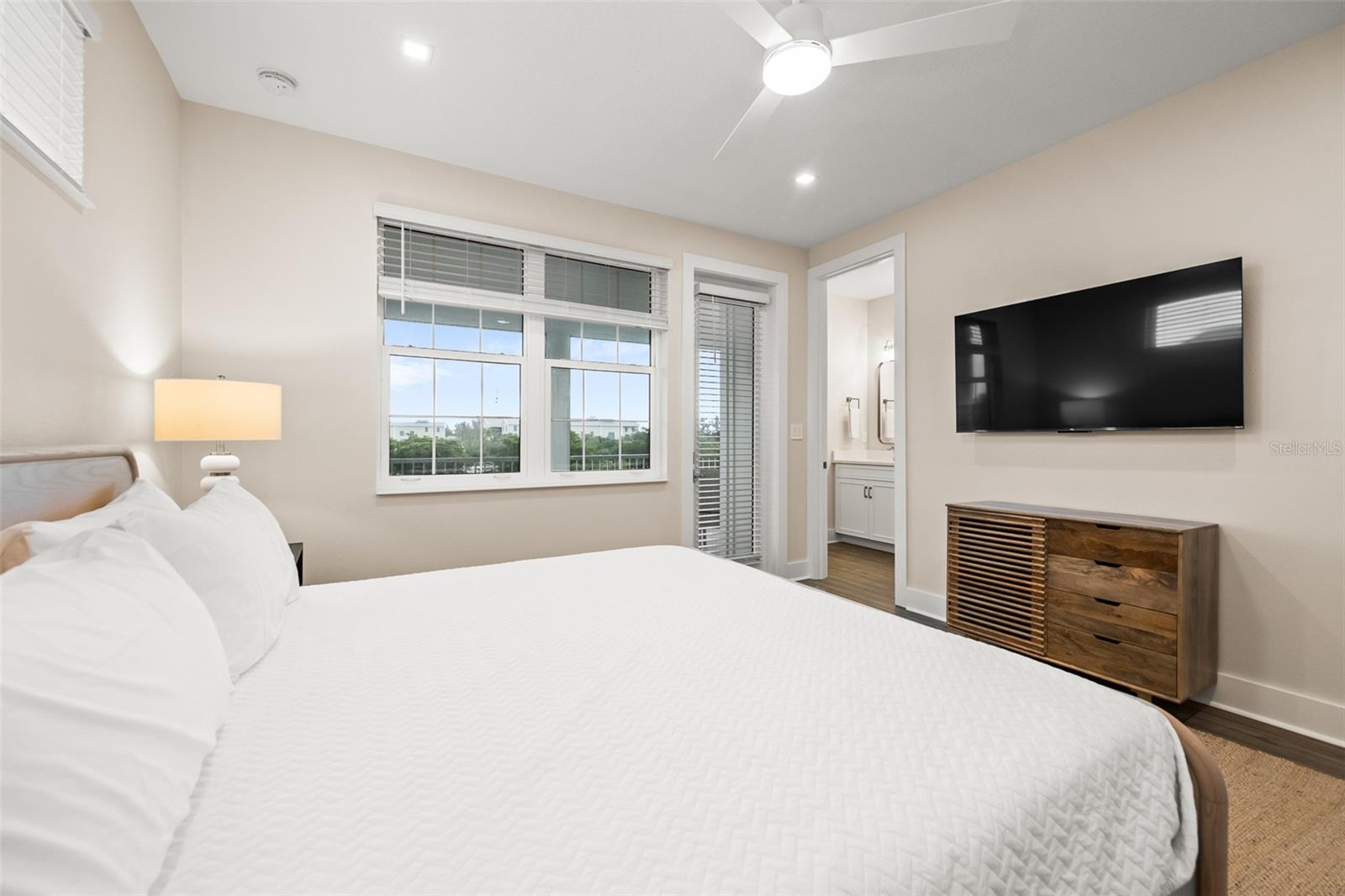 Image 14 of 34 For 4321 Marina View Way