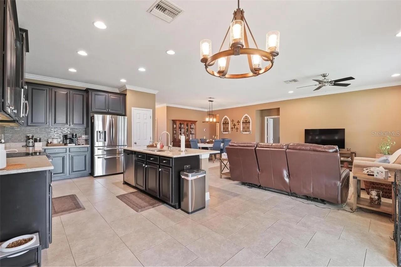 Image 16 of 47 For 18620 Cortes Creek Boulevard