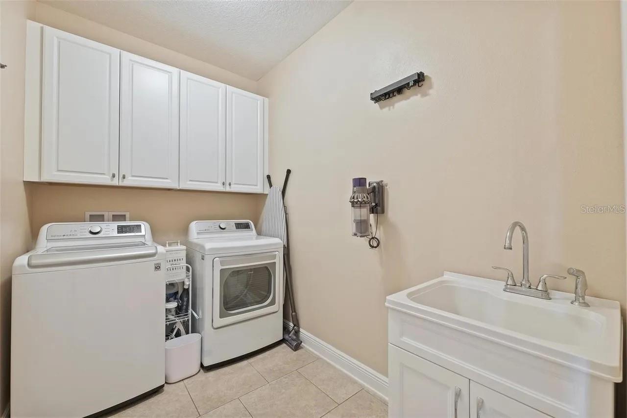 Image 19 of 47 For 18620 Cortes Creek Boulevard