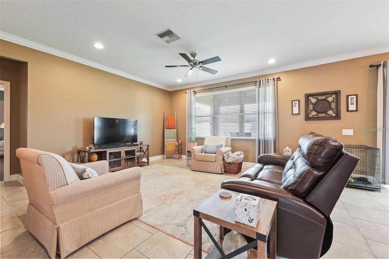 Image 8 of 47 For 18620 Cortes Creek Boulevard