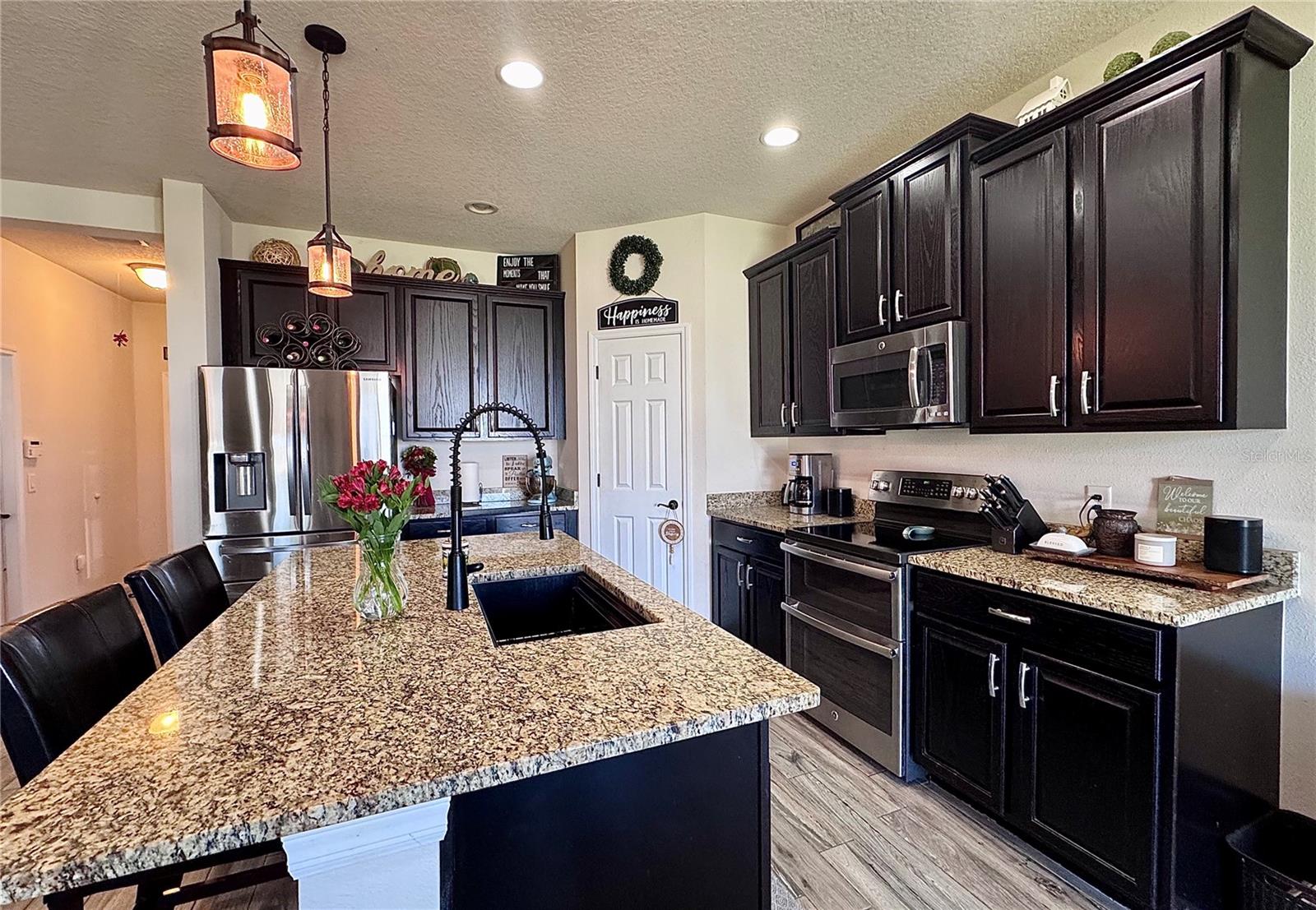 Image 4 of 30 For 10934 79th Street E