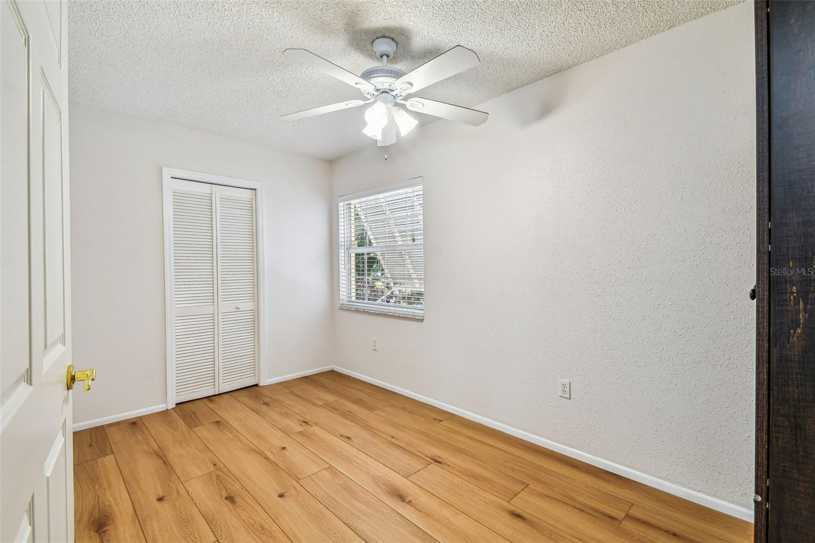 Image 12 of 92 For 10104 Sandpiper Road E