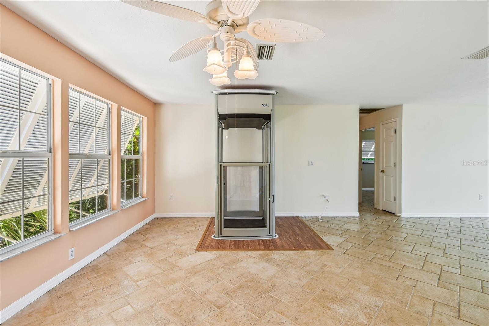 Image 26 of 92 For 10104 Sandpiper Road E