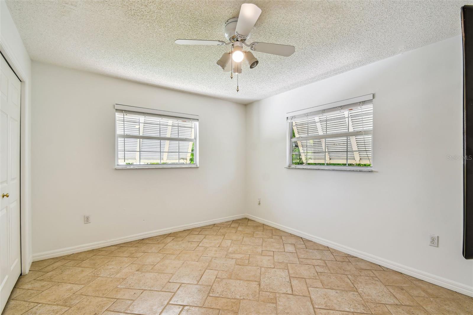 Image 30 of 92 For 10104 Sandpiper Road E