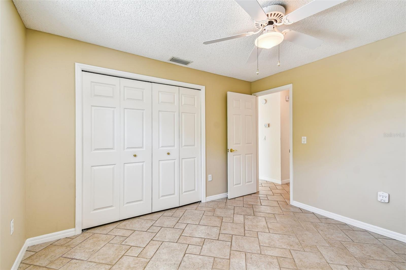 Image 37 of 92 For 10104 Sandpiper Road E