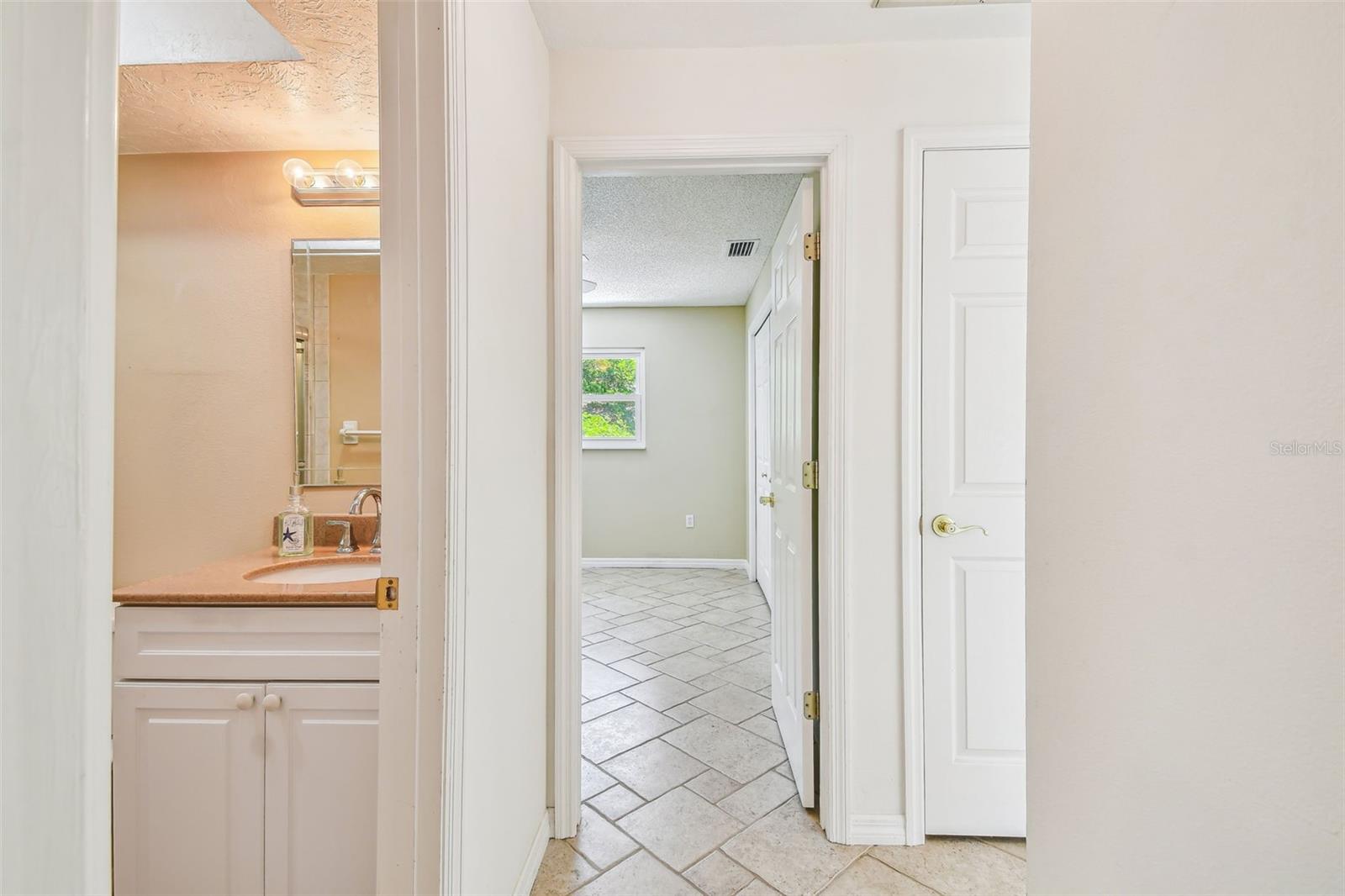 Image 38 of 92 For 10104 Sandpiper Road E