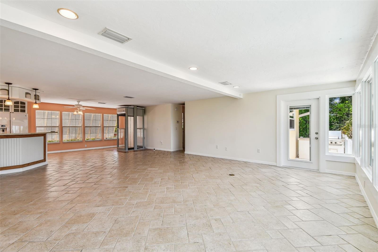 Image 57 of 92 For 10104 Sandpiper Road E