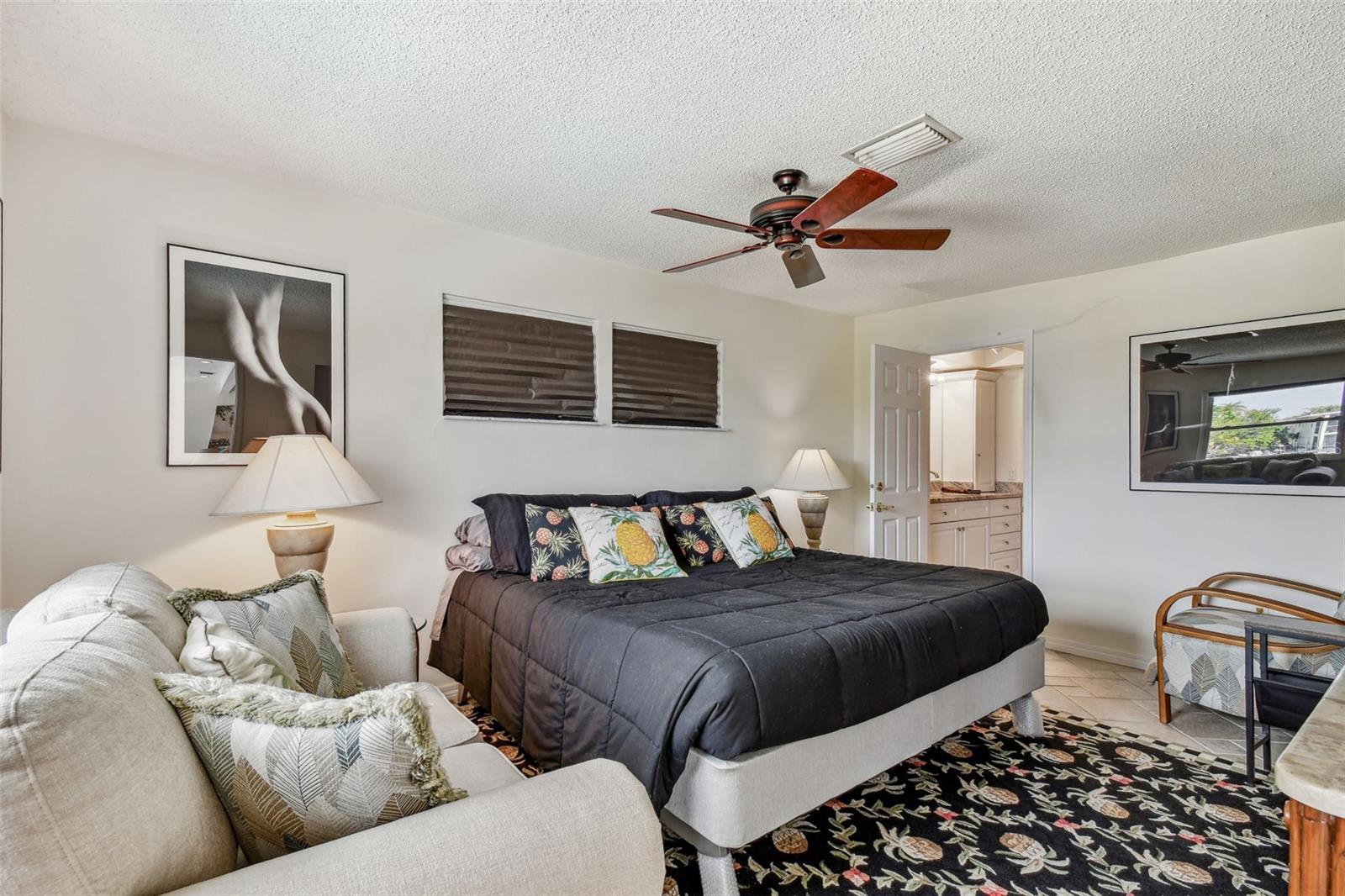 Image 61 of 92 For 10104 Sandpiper Road E