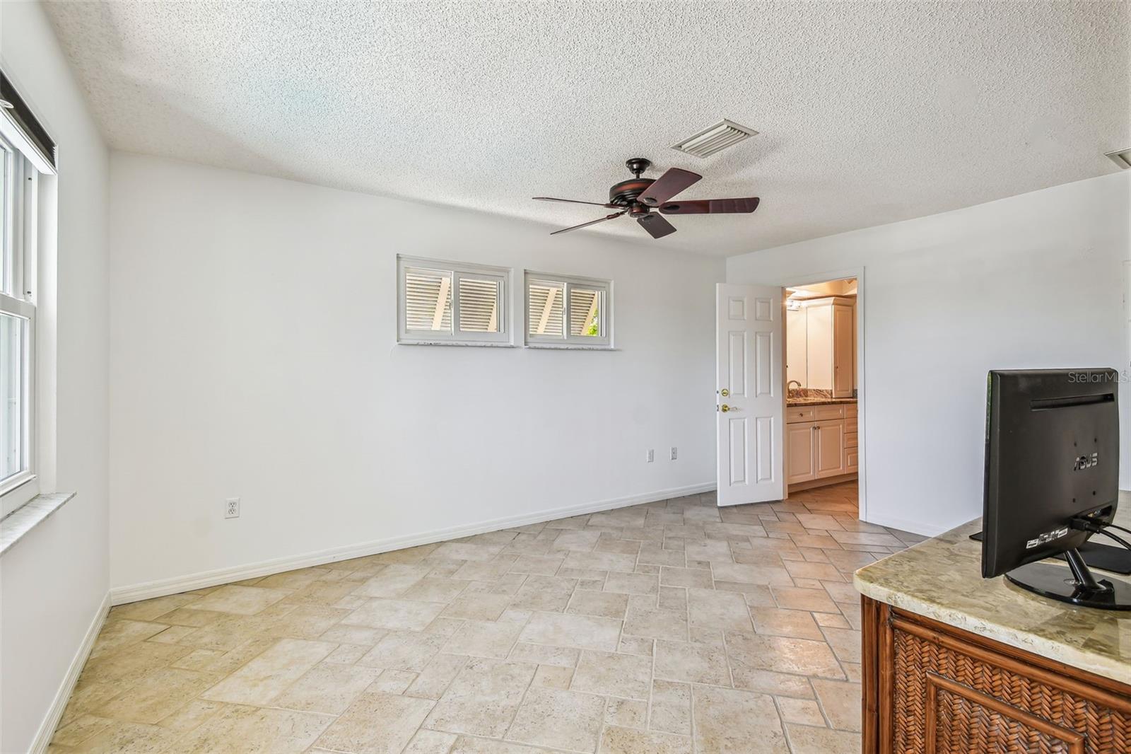Image 62 of 92 For 10104 Sandpiper Road E