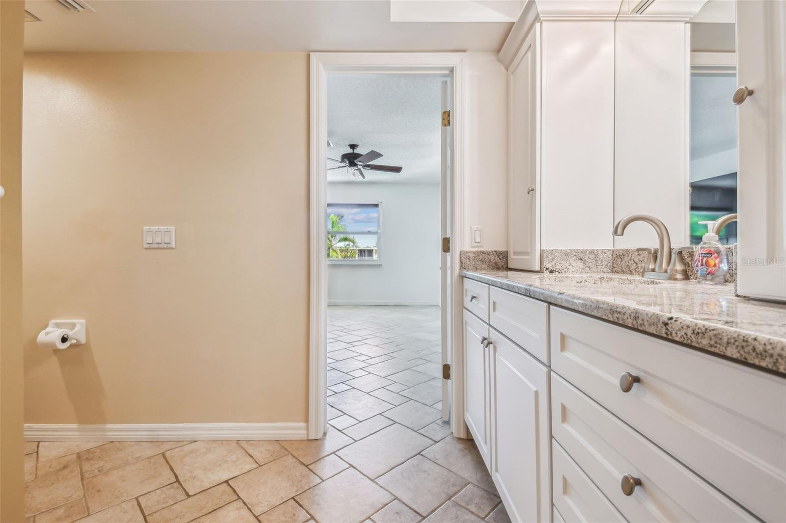 Image 66 of 92 For 10104 Sandpiper Road E