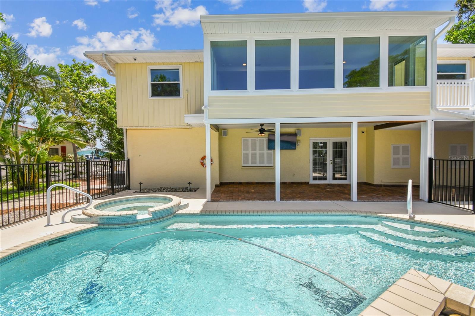 Image 75 of 92 For 10104 Sandpiper Road E