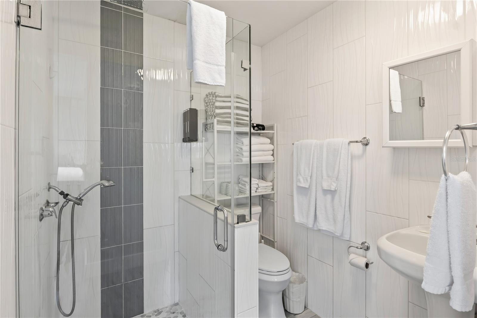 Image 53 of 88 For 12200 Shoreview Drive 210