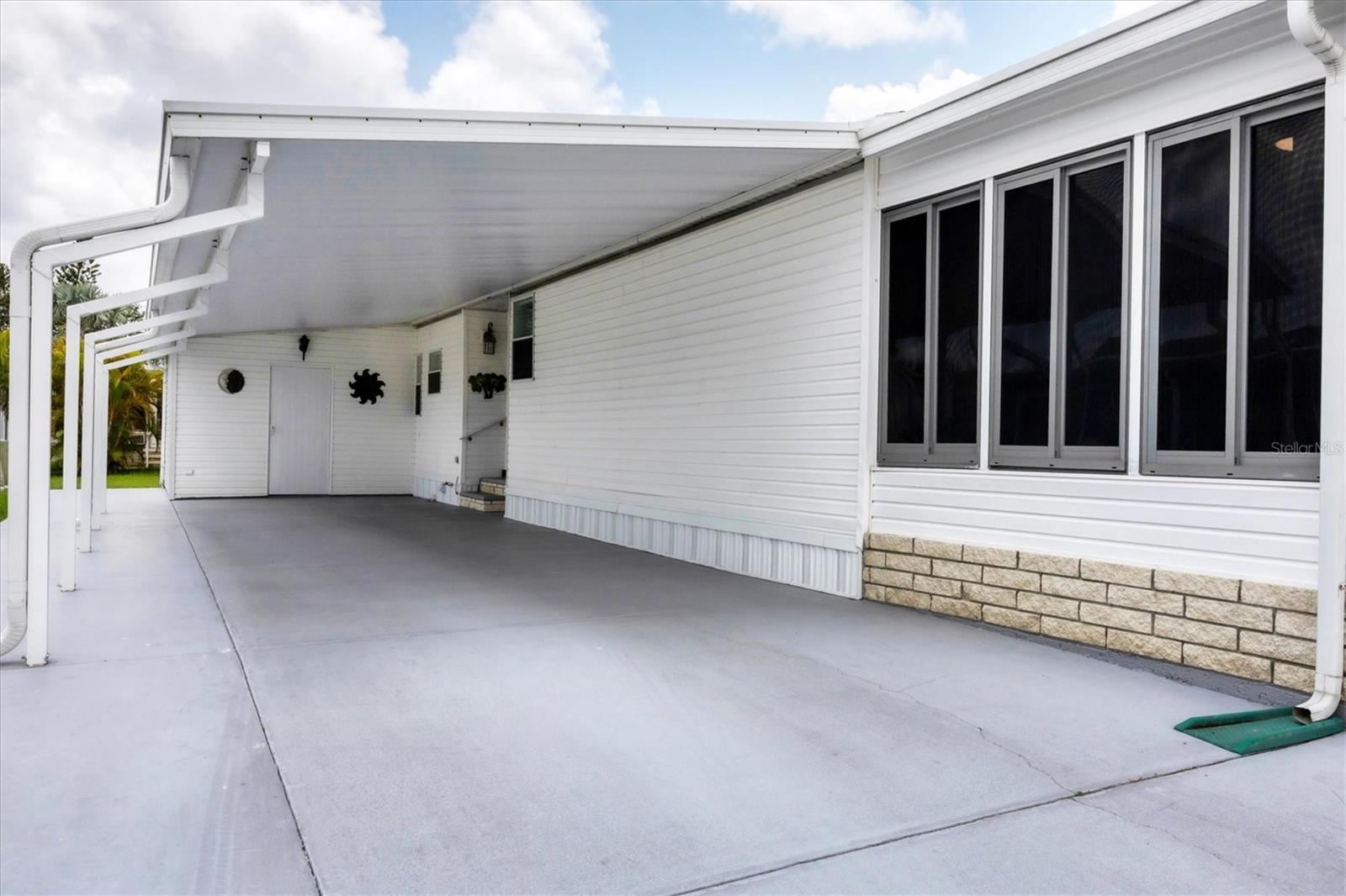 Image 3 of 46 For 5707 45th Street E 261