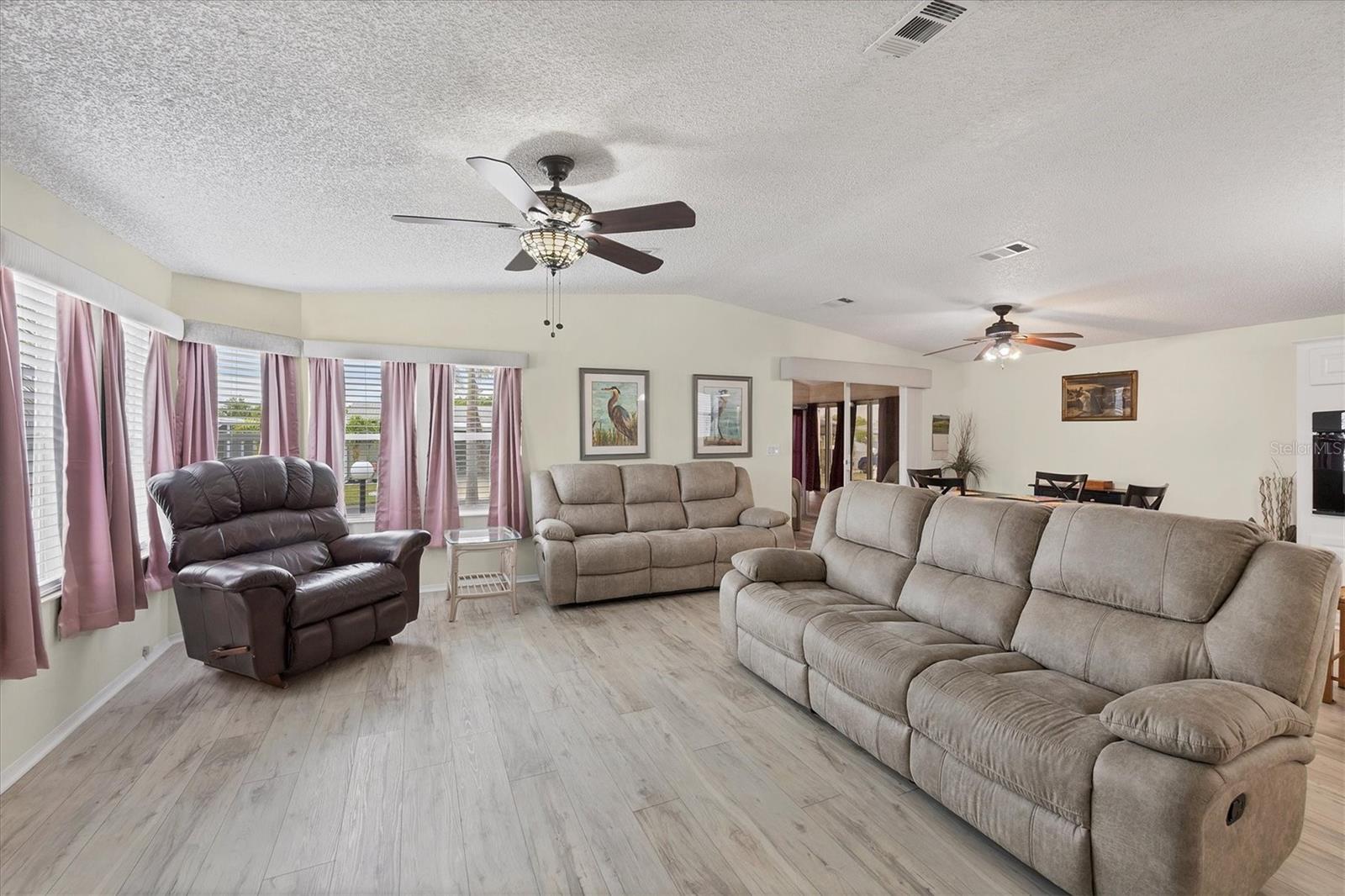 Image 4 of 46 For 5707 45th Street E 261