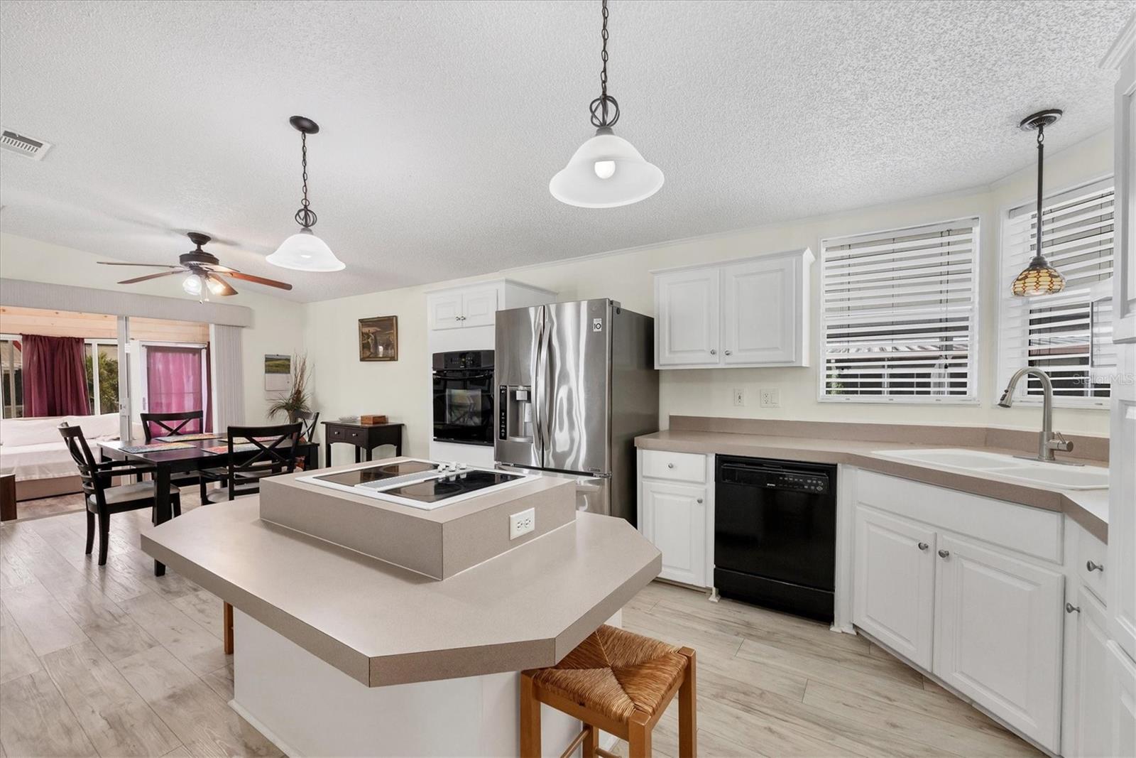 Image 7 of 46 For 5707 45th Street E 261