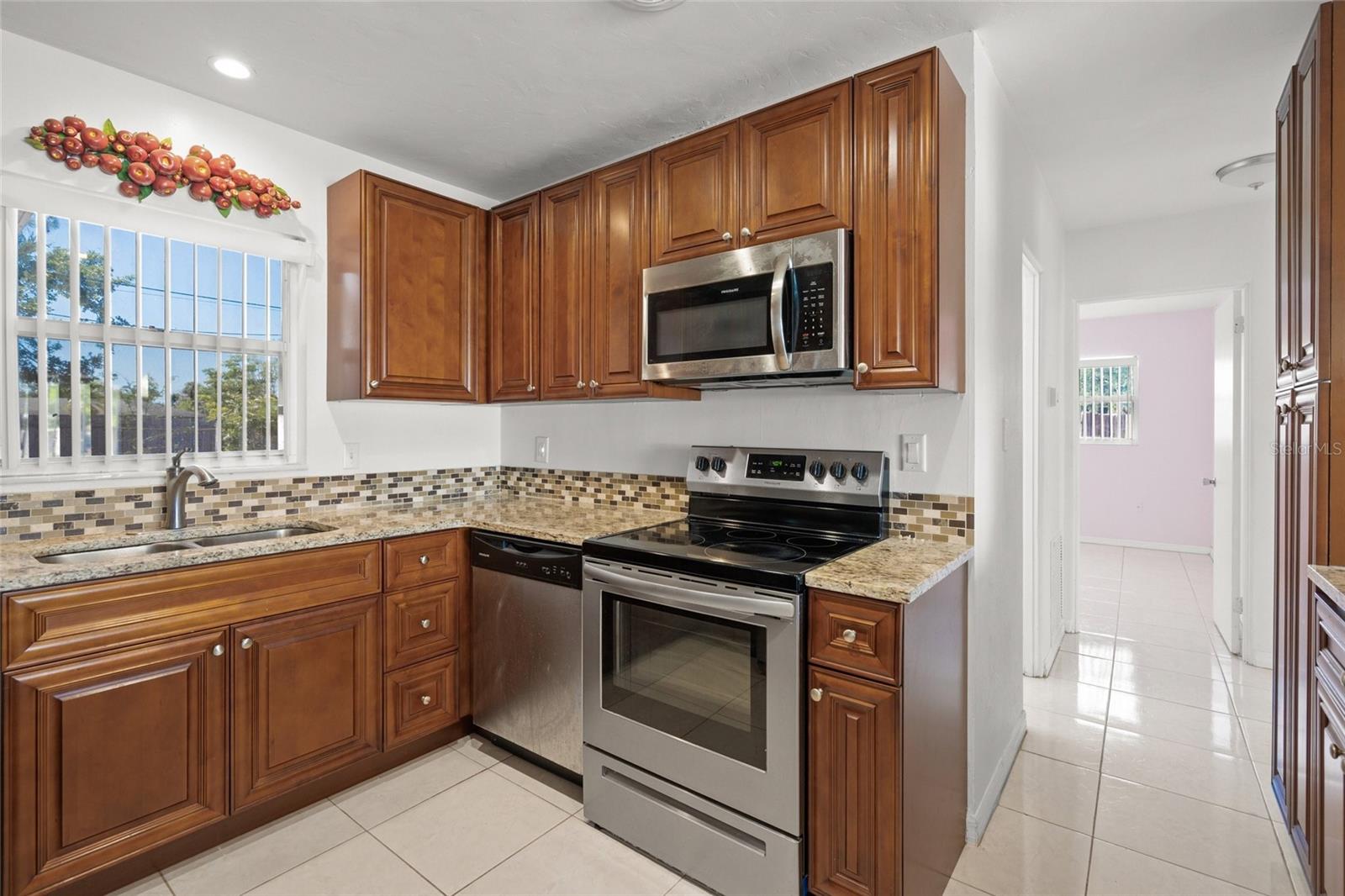 Image 10 of 37 For 2524 Tuttle Way