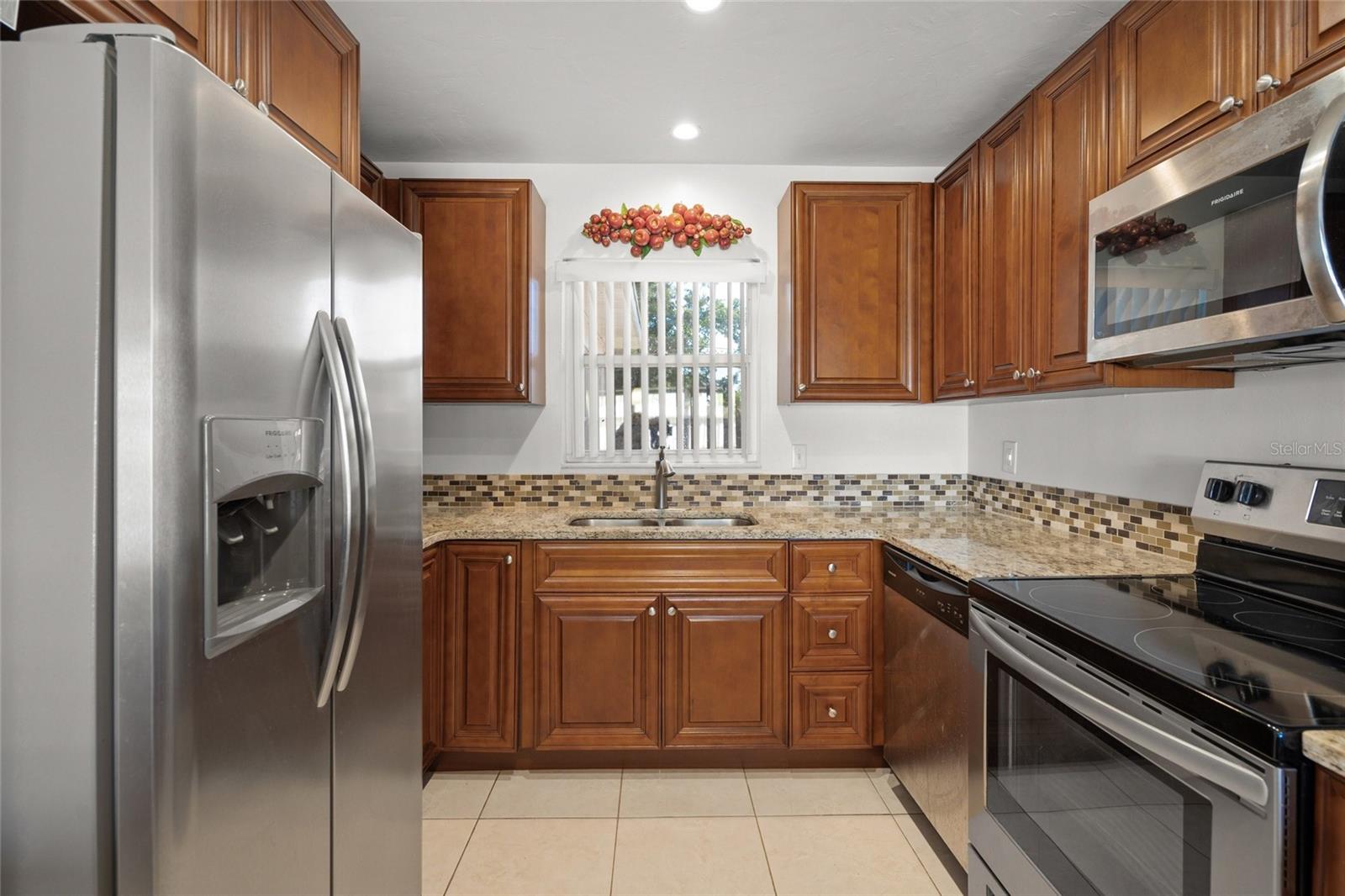 Image 11 of 37 For 2524 Tuttle Way