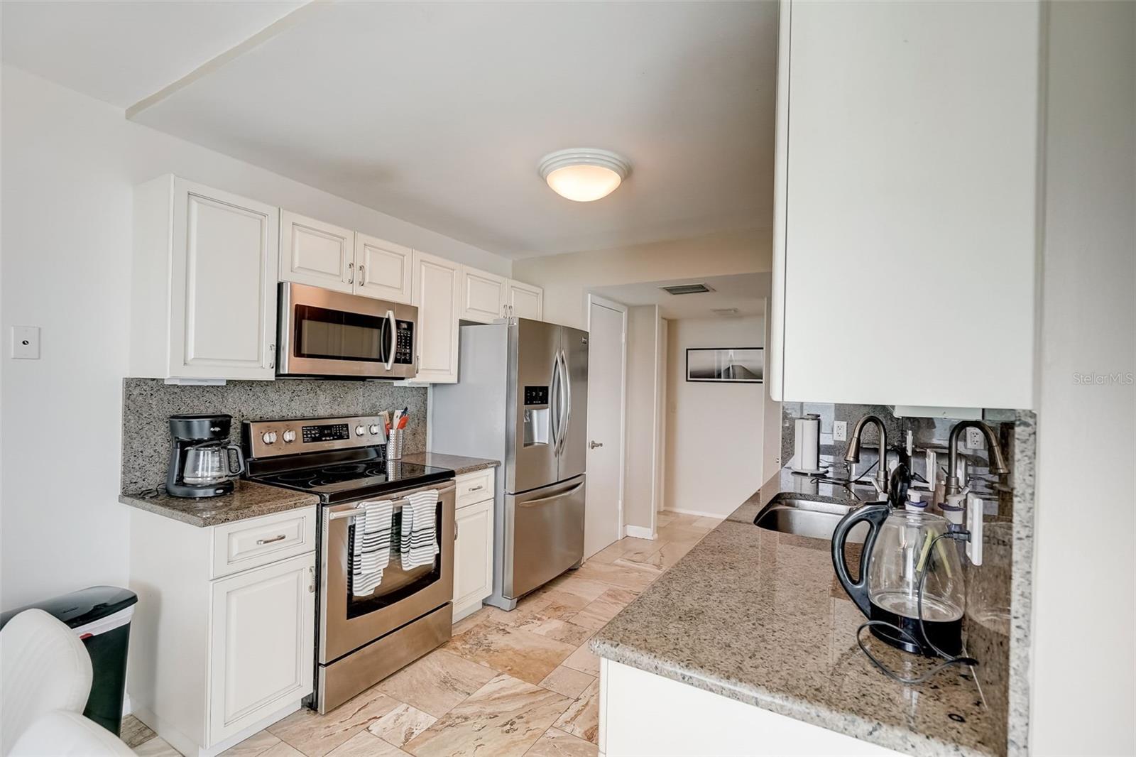 Image 10 of 47 For 2425 Gulf Of Mexico Drive 14b