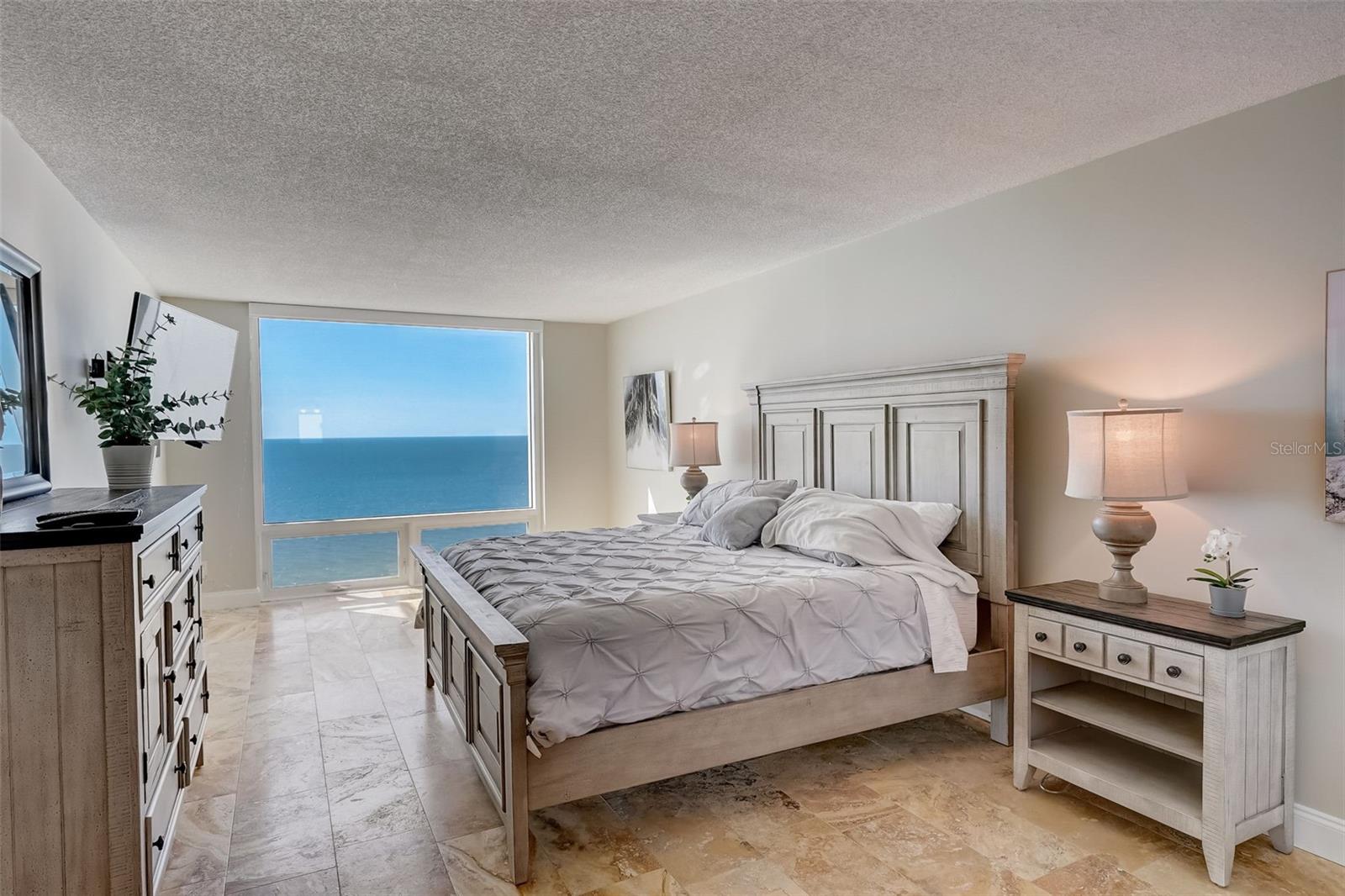 Image 19 of 47 For 2425 Gulf Of Mexico Drive 14b