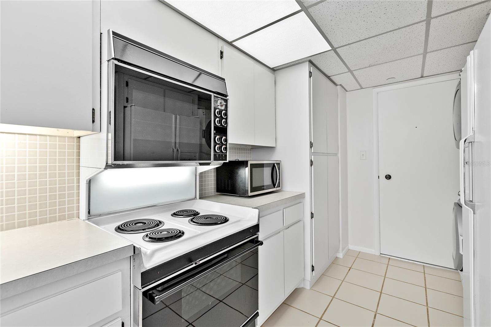Image 16 of 41 For 601 Longboat Club Road 504s