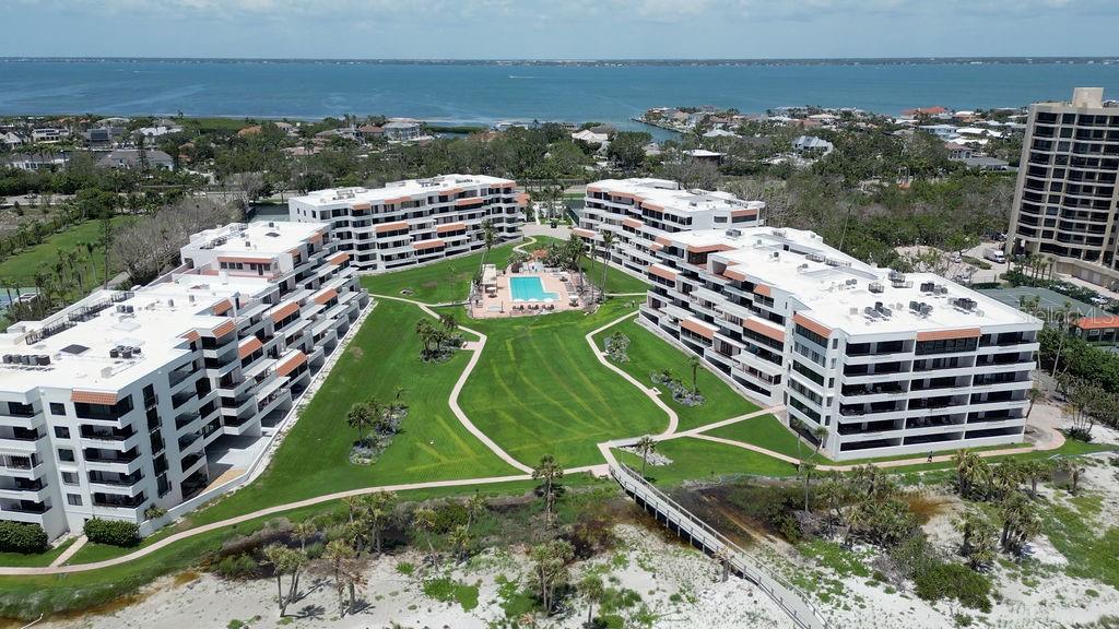 Image 2 of 43 For 1445 Gulf Of Mexico Drive 203