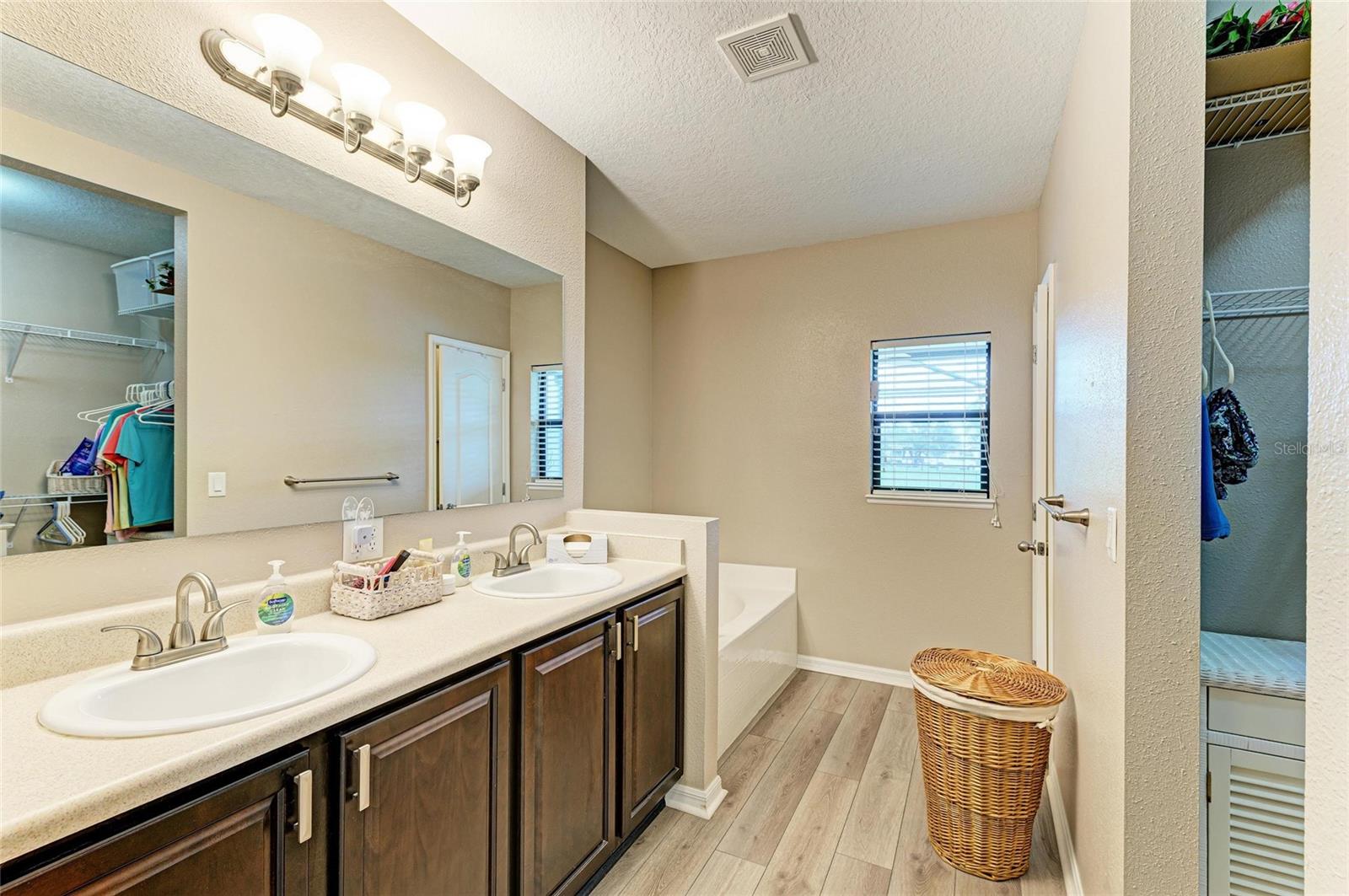 Image 20 of 55 For 7410 61 Street E