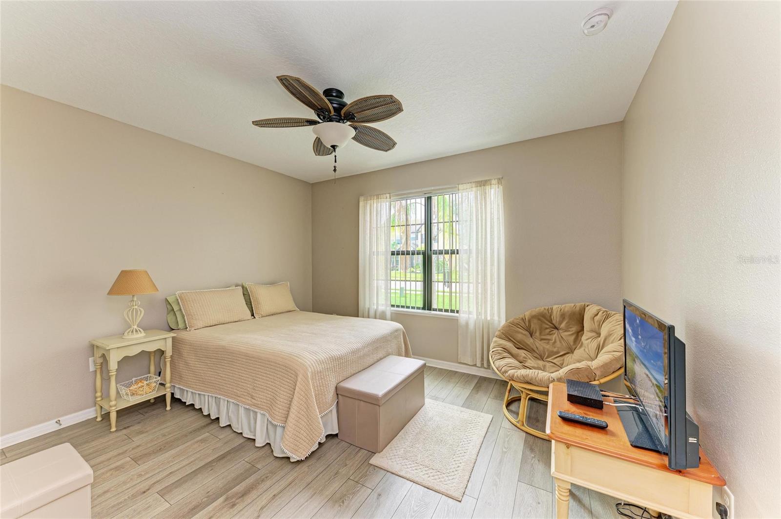Image 33 of 55 For 7410 61 Street E