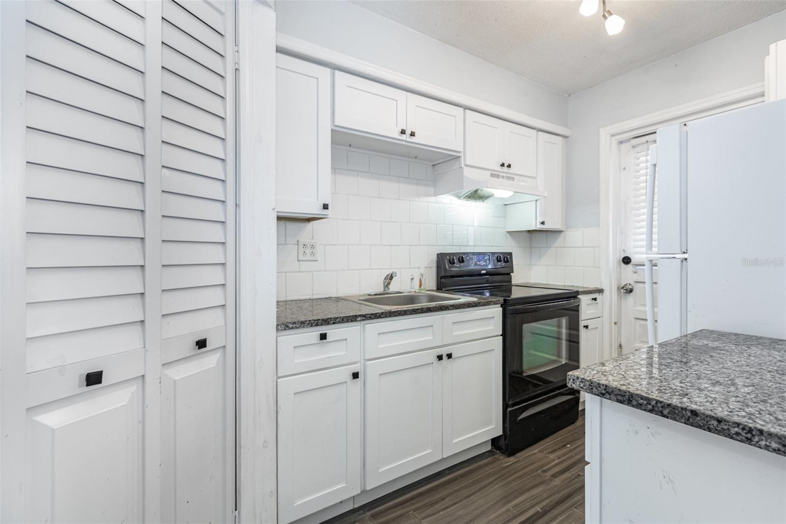 Image 5 of 13 For 4507 9th Street W A2