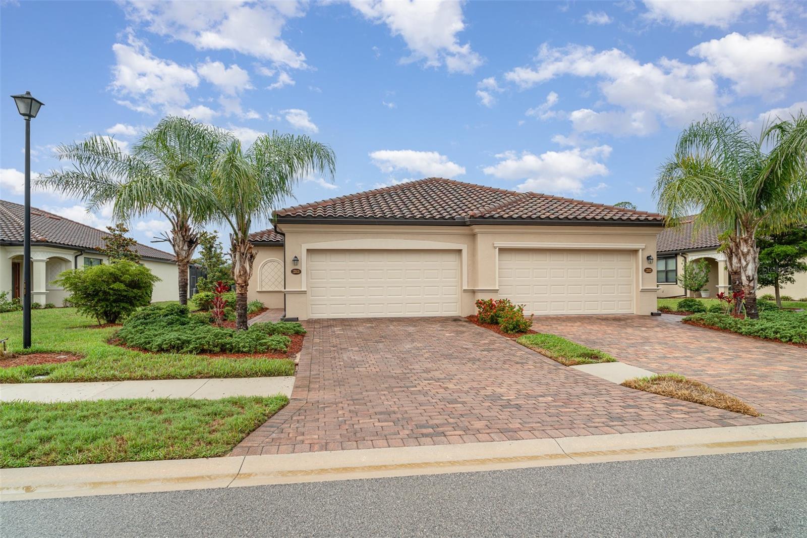 Image 2 of 24 For 12515 Garibaldi Lane