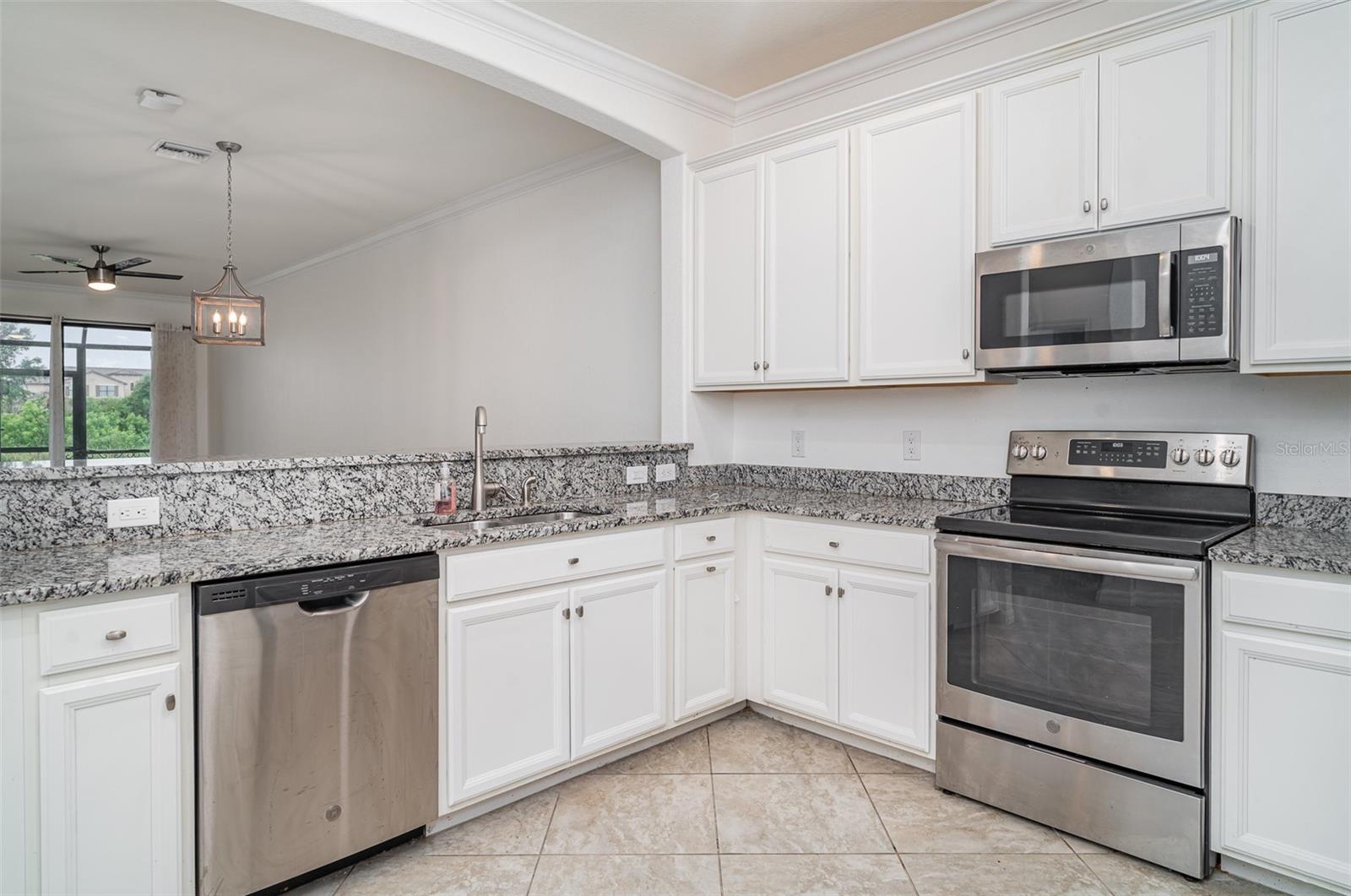 Image 5 of 24 For 12515 Garibaldi Lane
