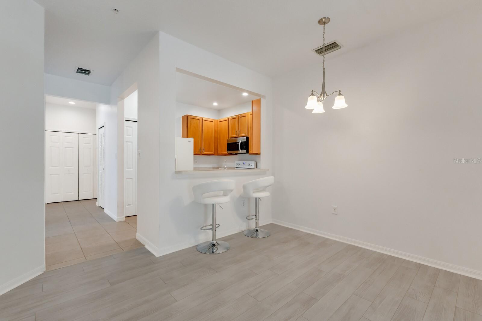 Image 11 of 25 For 3402 Parkridge Circle