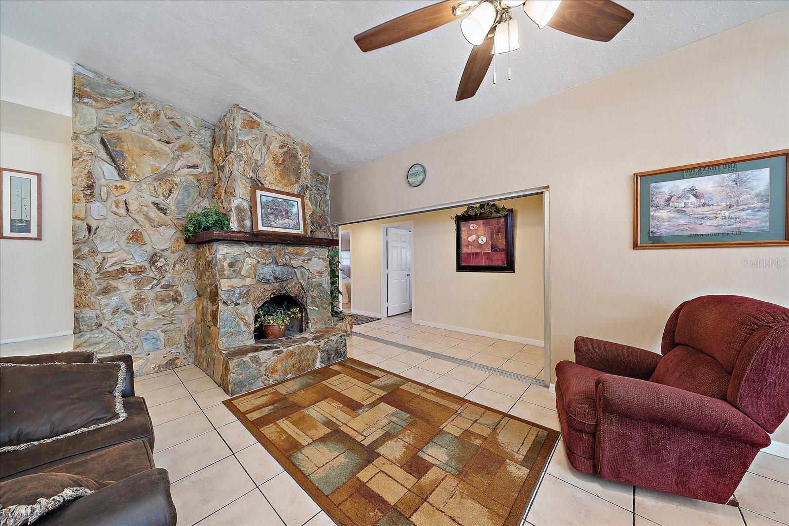 Image 11 of 28 For 2820 Greenbriar Street