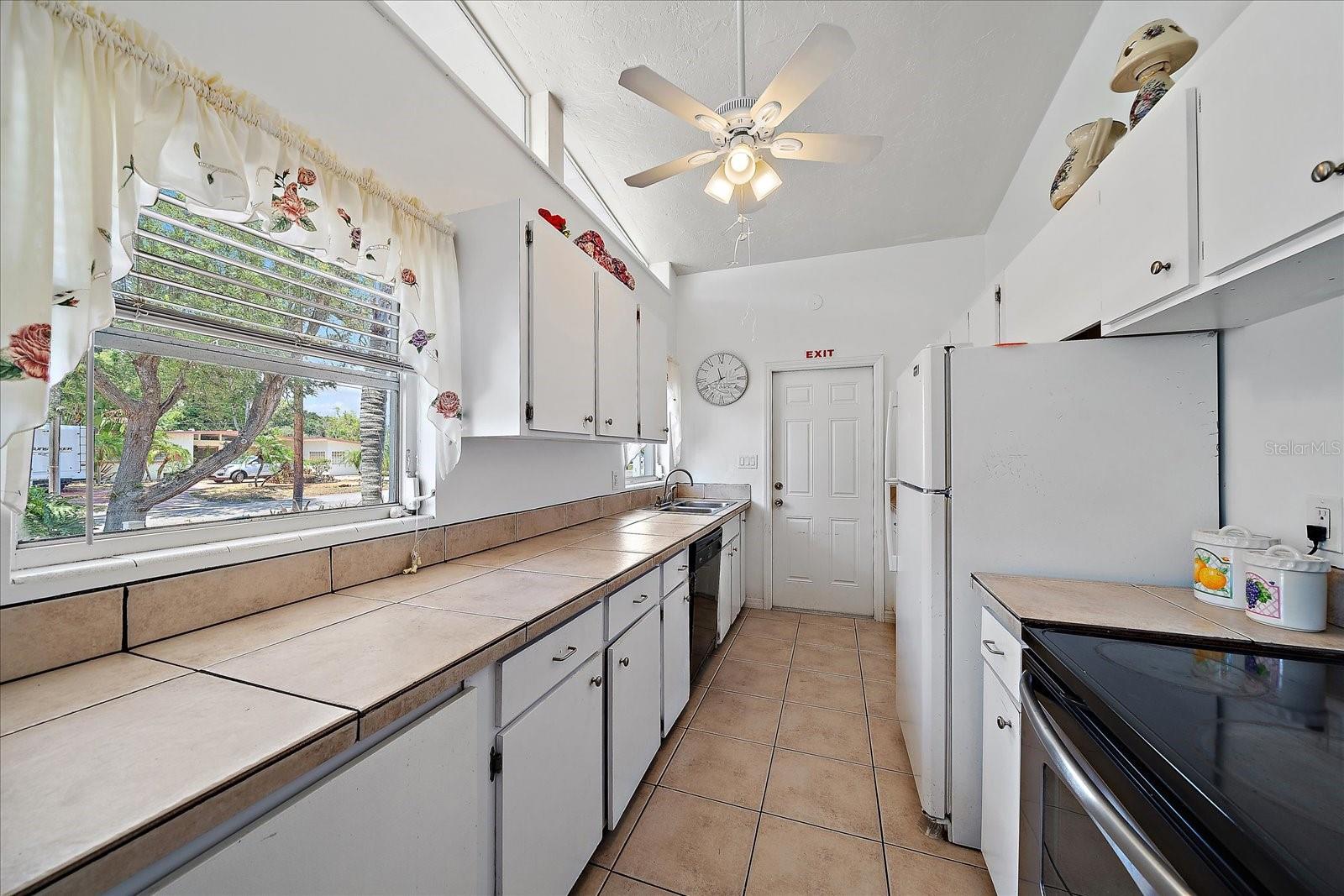 Image 4 of 28 For 2820 Greenbriar Street