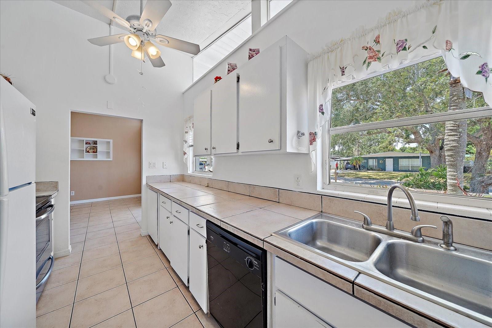 Image 7 of 28 For 2820 Greenbriar Street