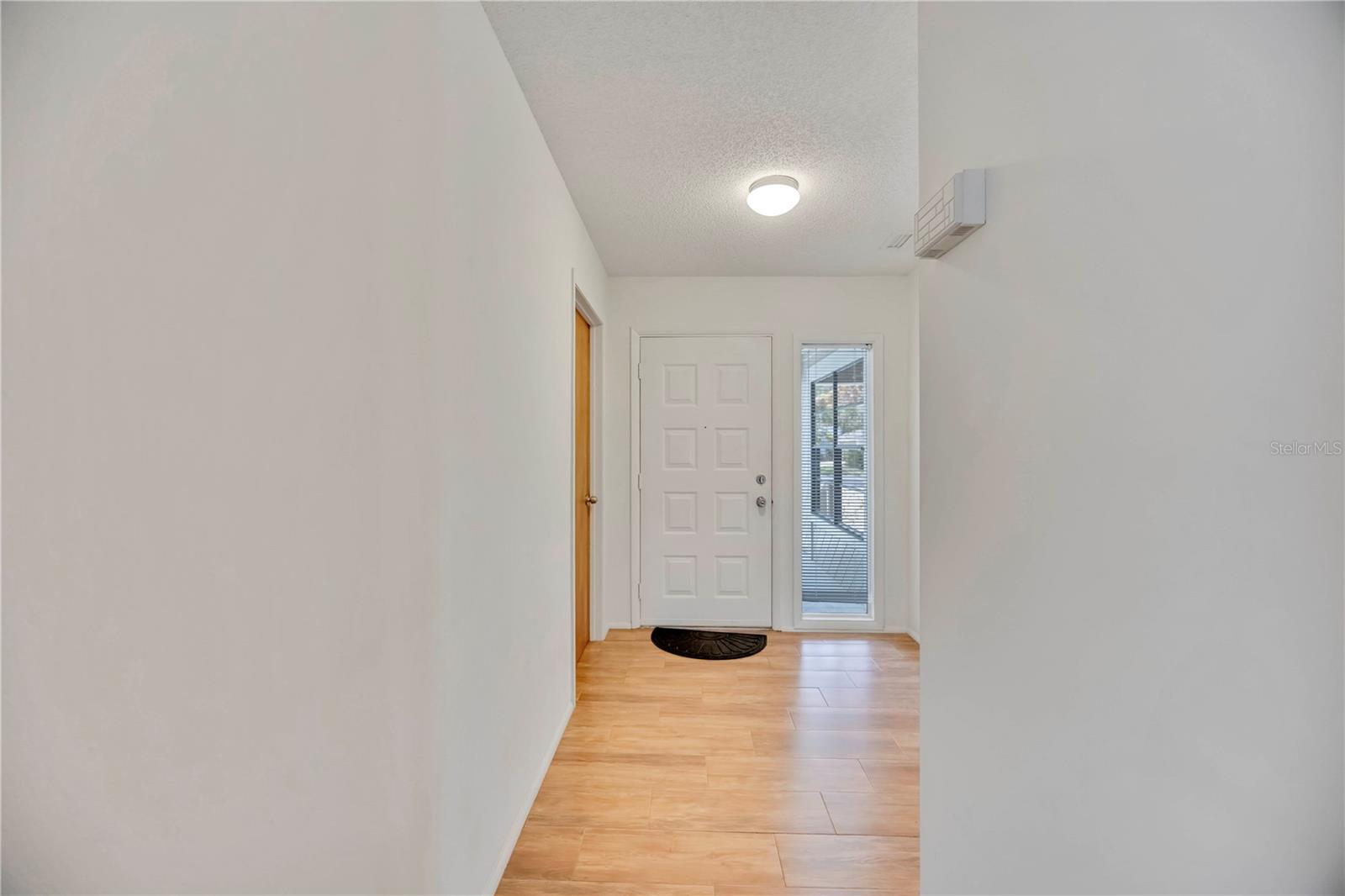 Image 14 of 62 For 7926 Woodpointe Court 29