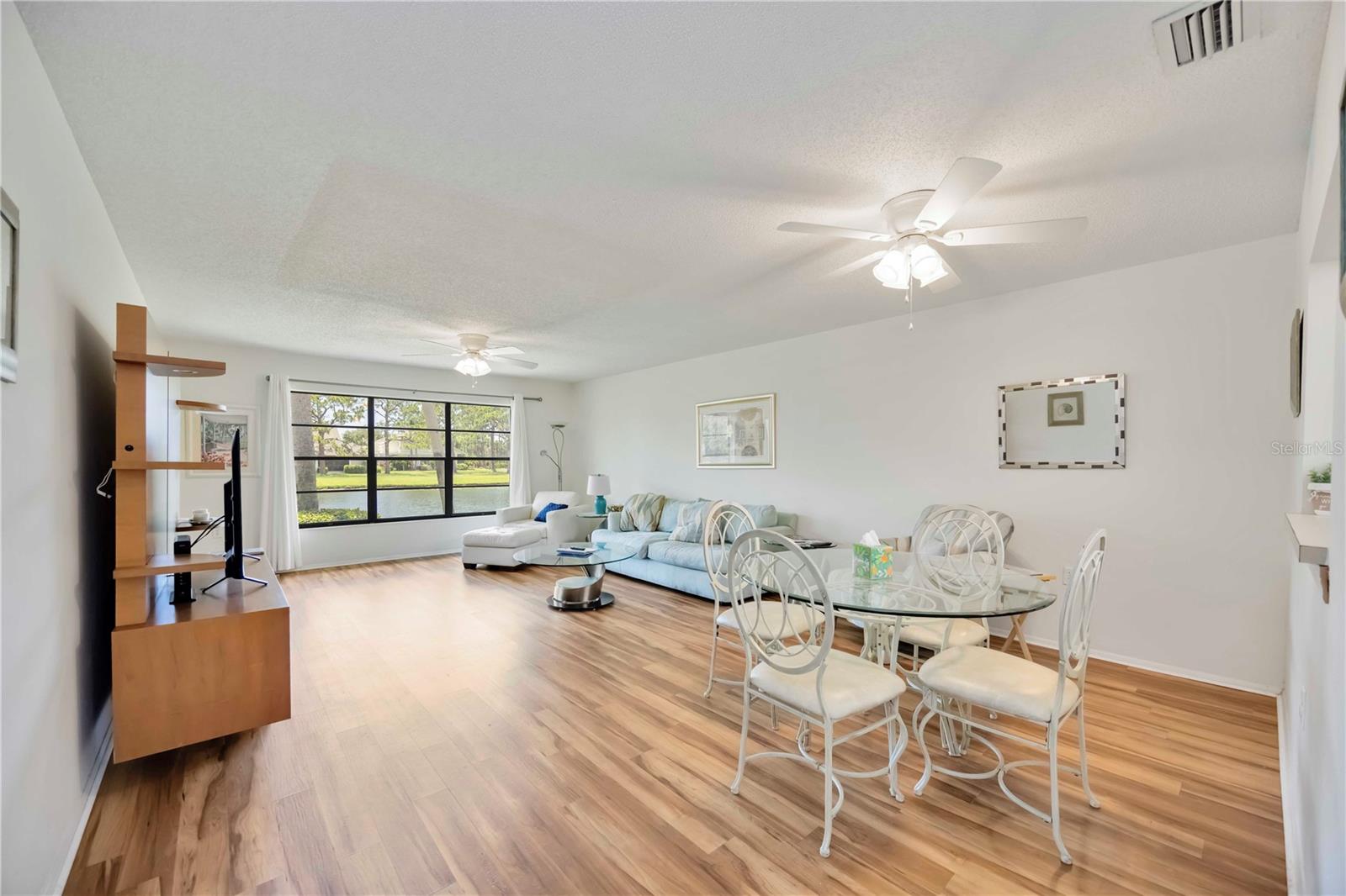 Image 15 of 62 For 7926 Woodpointe Court 29