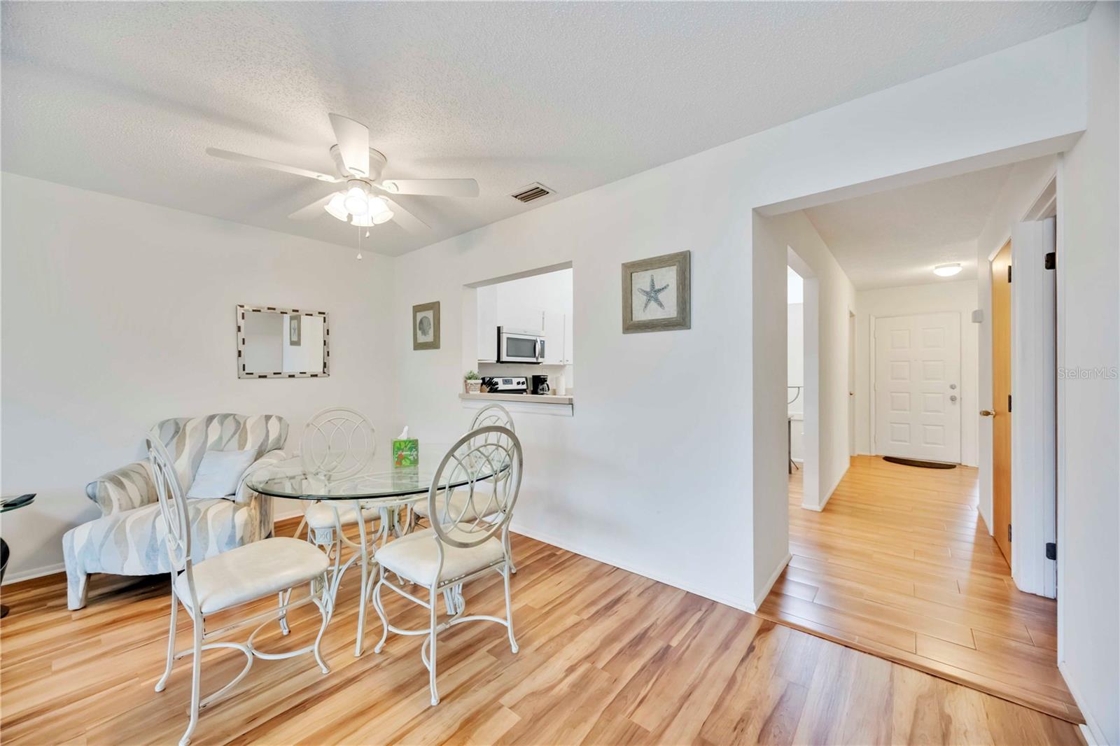 Image 17 of 62 For 7926 Woodpointe Court 29