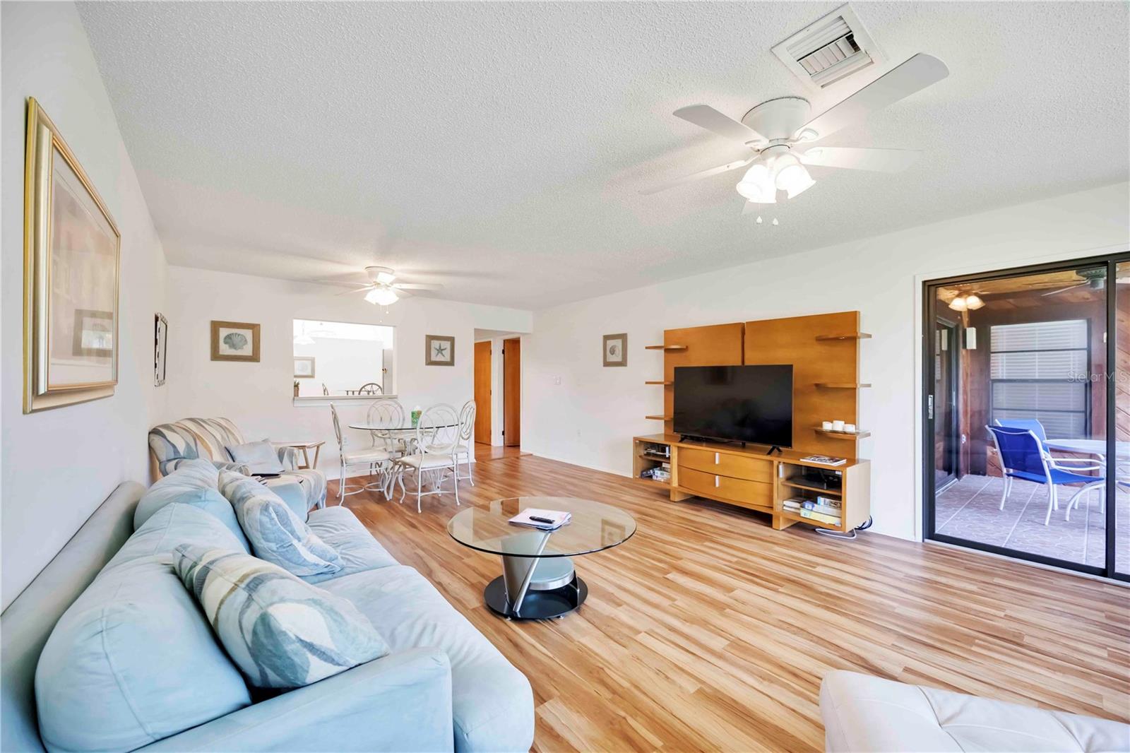 Image 22 of 62 For 7926 Woodpointe Court 29