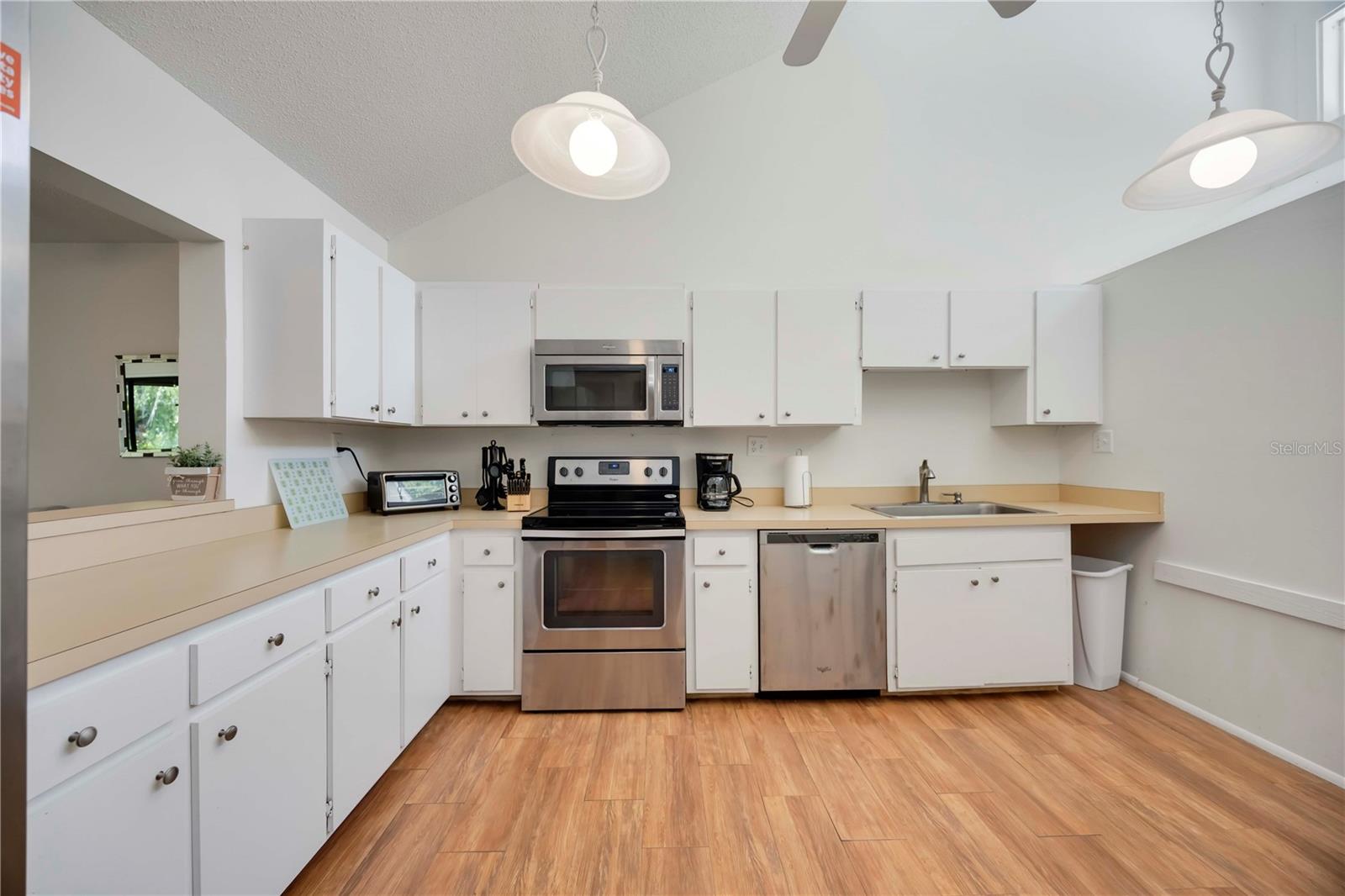 Image 26 of 62 For 7926 Woodpointe Court 29