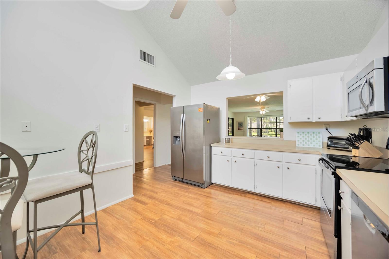 Image 28 of 62 For 7926 Woodpointe Court 29