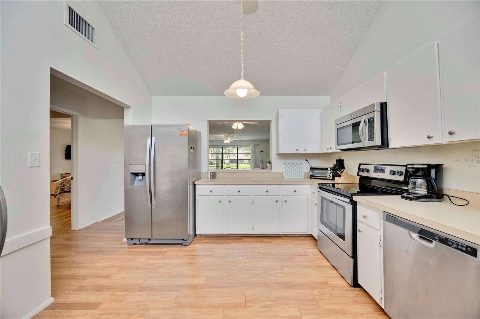 Image 29 of 62 For 7926 Woodpointe Court 29