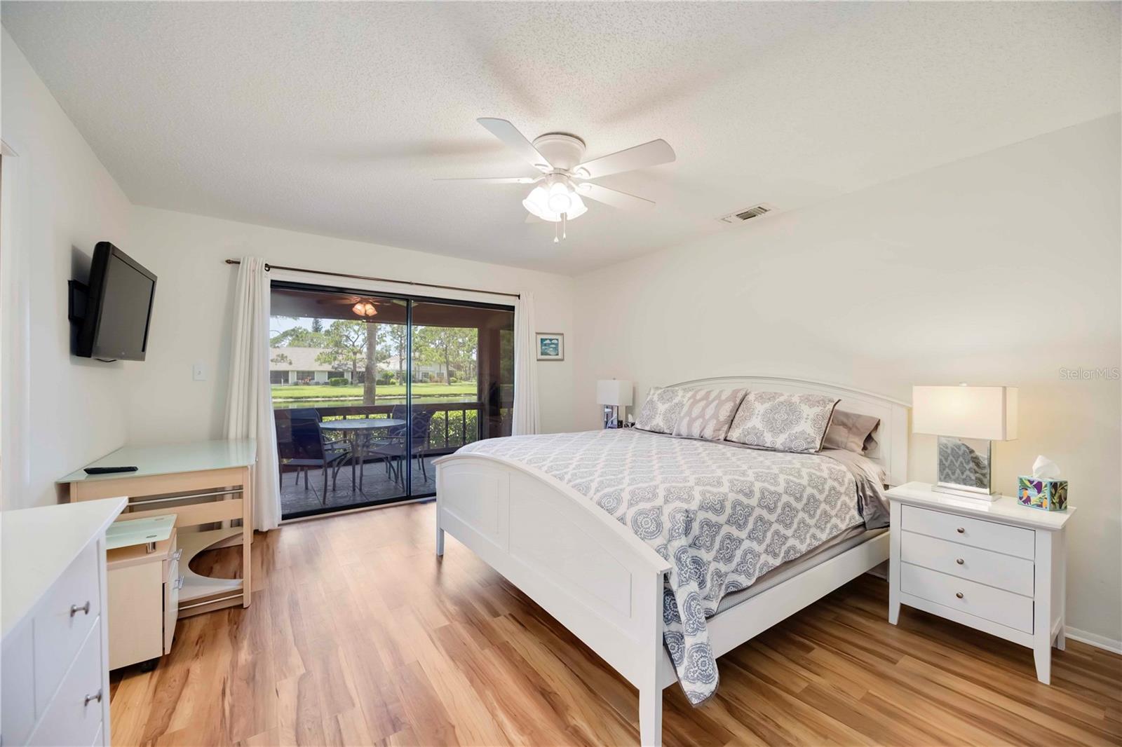 Image 33 of 62 For 7926 Woodpointe Court 29
