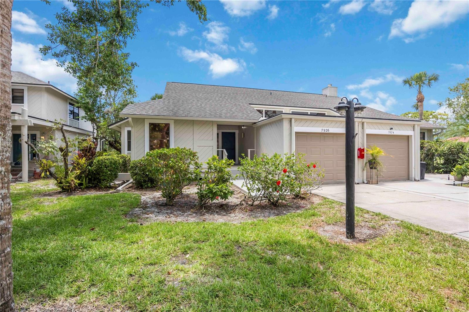 Image 4 of 62 For 7926 Woodpointe Court 29