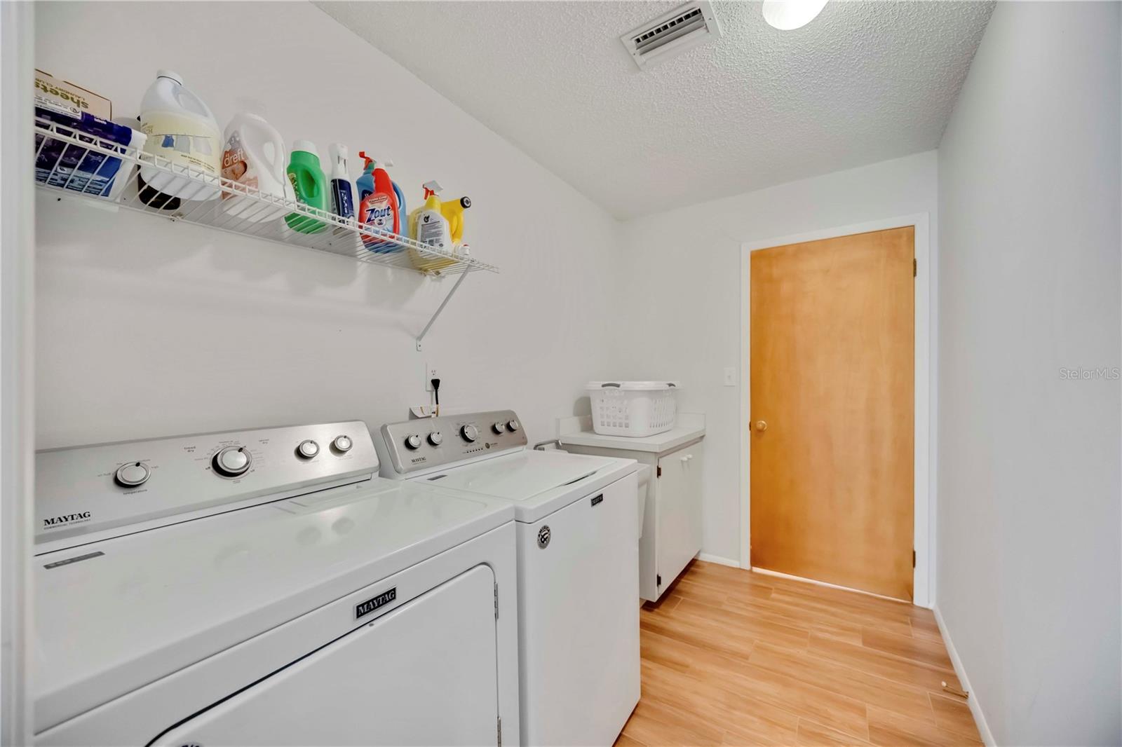 Image 41 of 62 For 7926 Woodpointe Court 29