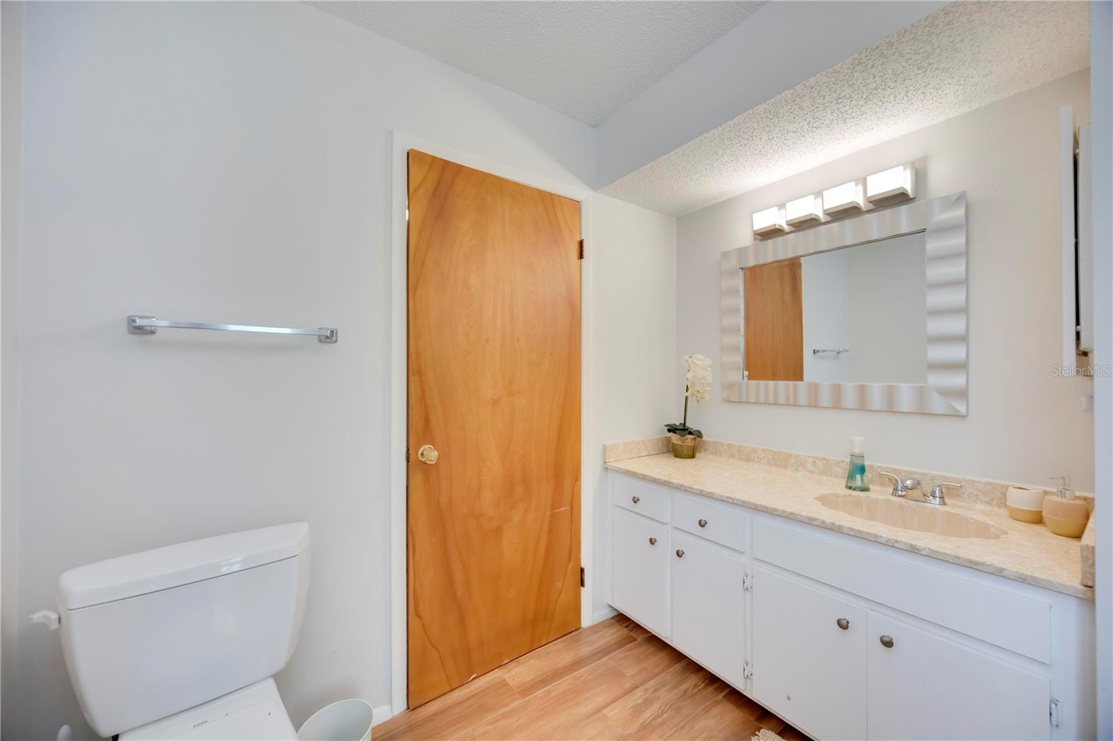 Image 42 of 62 For 7926 Woodpointe Court 29