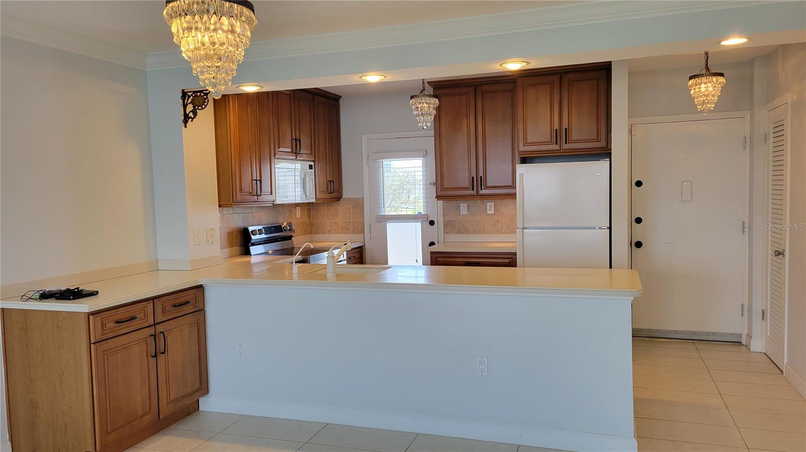 Image 3 of 28 For 771 John Ringling Boulevard 32fair