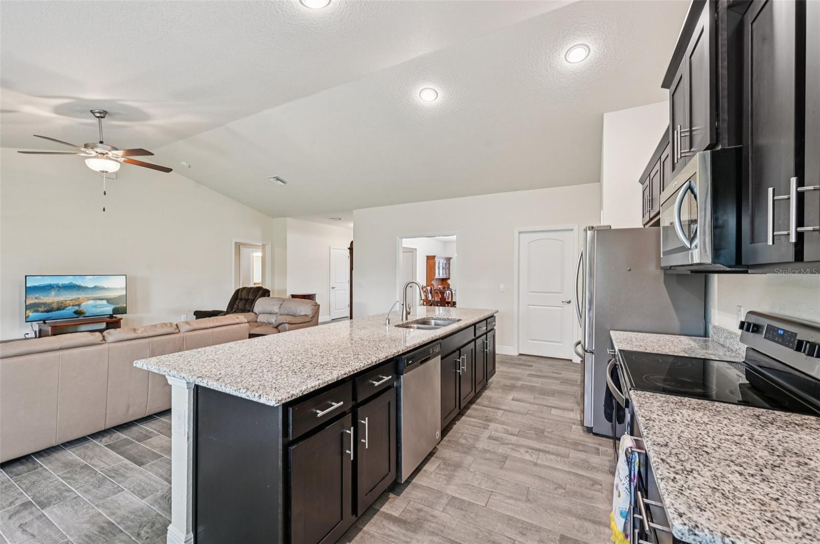 Image 14 of 42 For 4610 Clarke Street