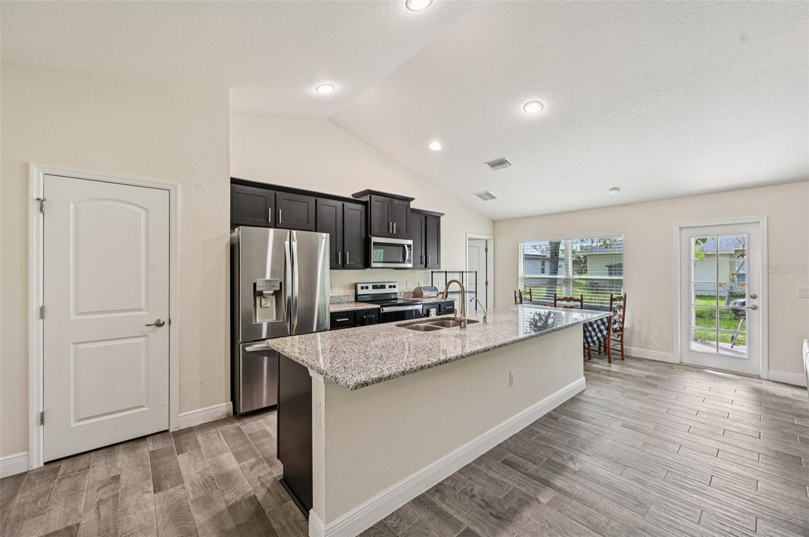 Image 15 of 42 For 4610 Clarke Street